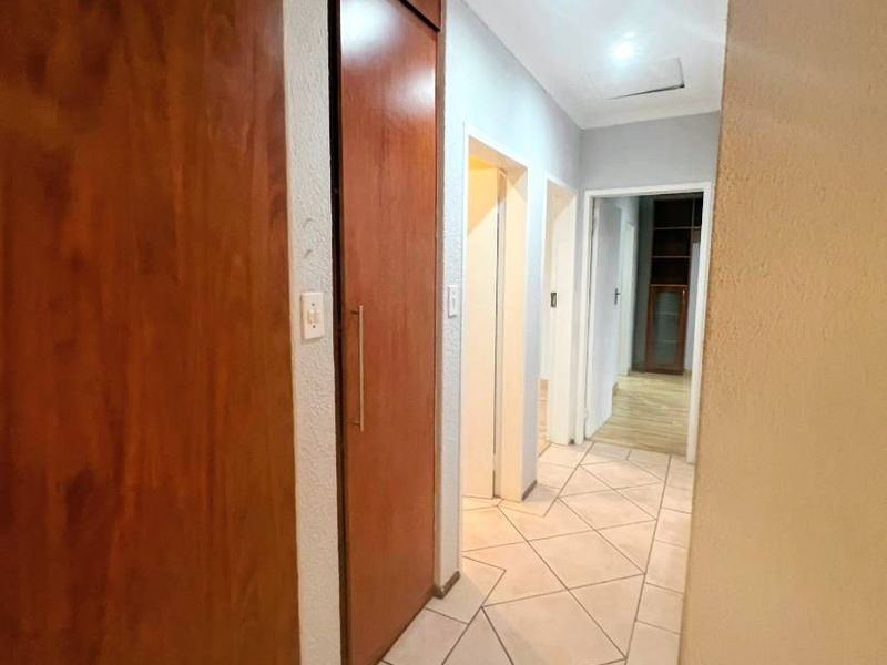 Bright Open-Plan Living Near Sandton CBD – Rent R12,000 - Photo 4