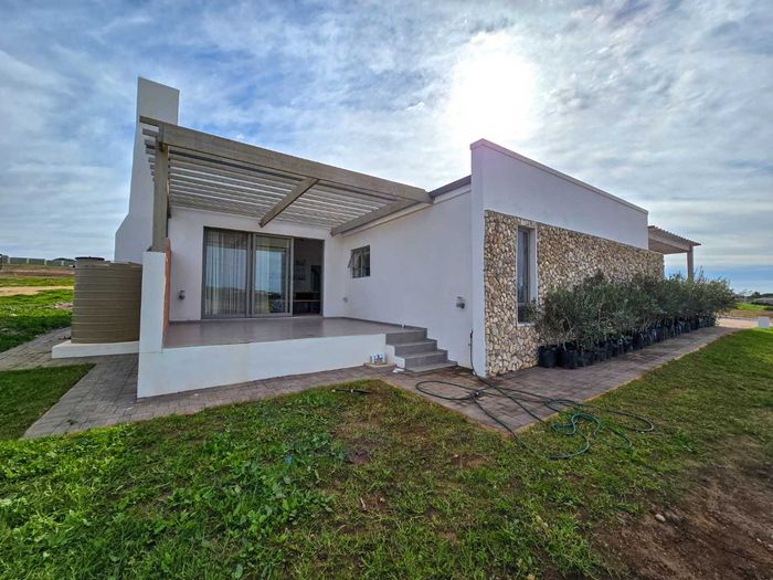 Property #2390873, House For Sale in Still Bay West