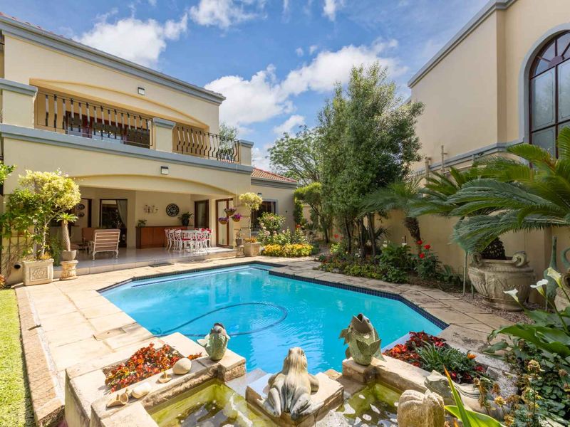 PRESTIGIOUS, HIGH-END TROPHY RESIDENCE IN A SERENE AND PEACEFUL LOCATION - Photo 2