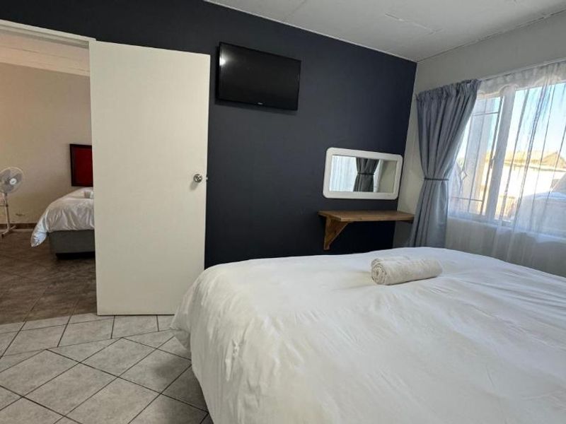 WALVIS BAY LUXURY GUESTHOUSE FOR SALE - Photo 6