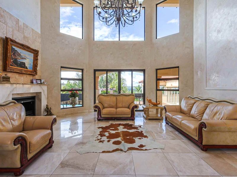 Magnificent Luxury Estate with Panoramic Views in Mooikloof Heights - Photo 6