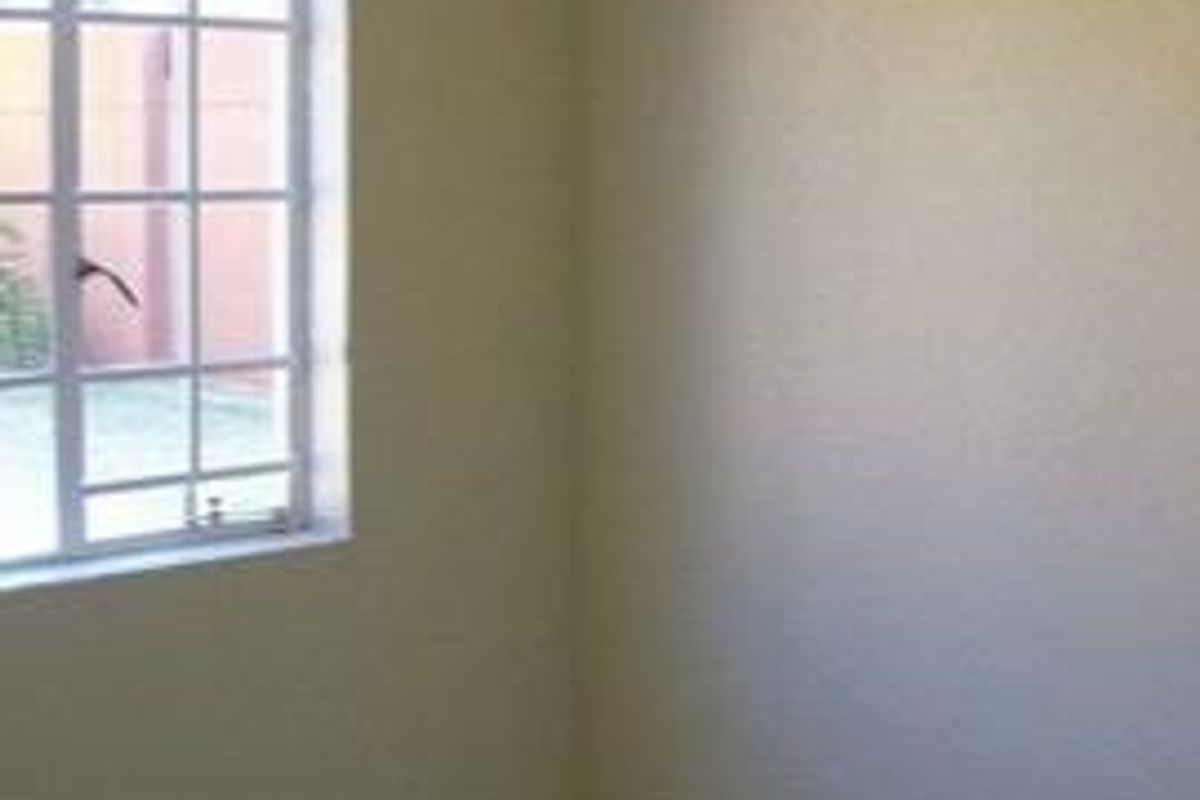 Modern 2-Bedroom Apartment for Rent in Stratford, Garsfontein - Photo 4