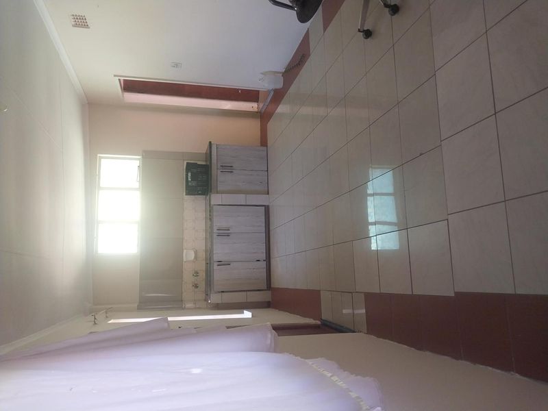 Spacious 1 Bedroom Cottage in Robertsham - Photo 4