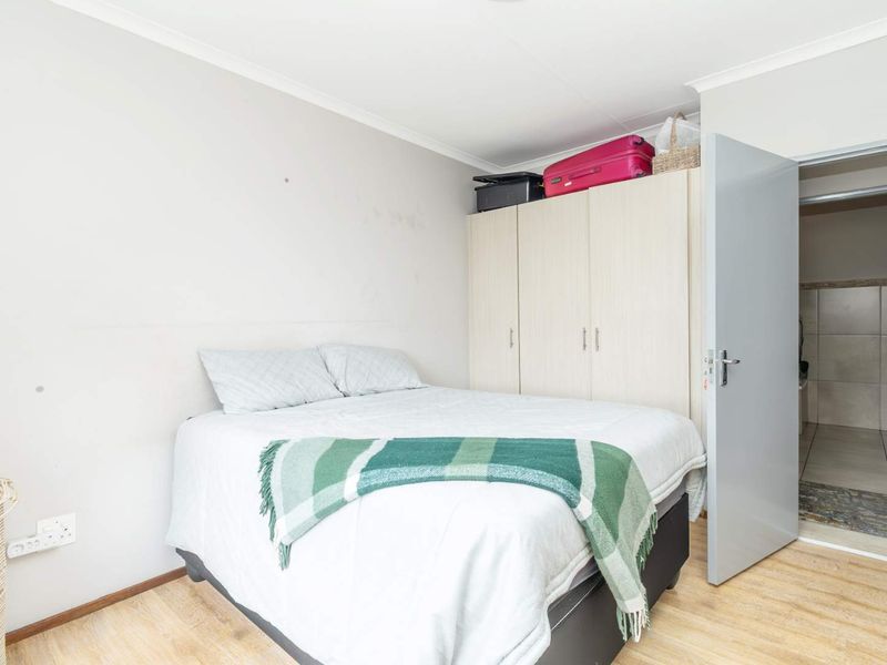 Bright 3-Bedroom Unit with Private Garden and Inverter!! - Photo 10