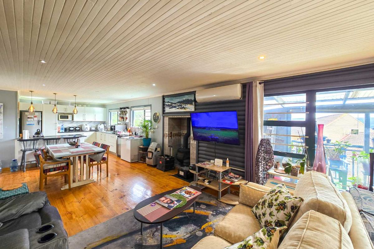 Family home with river view for sale in Stilbaai-Wes. - Photo 3