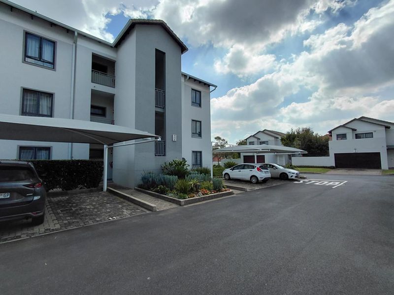 Modern 2-bedroom, 1 bathroom Apartment at Kengies Square - Photo 2