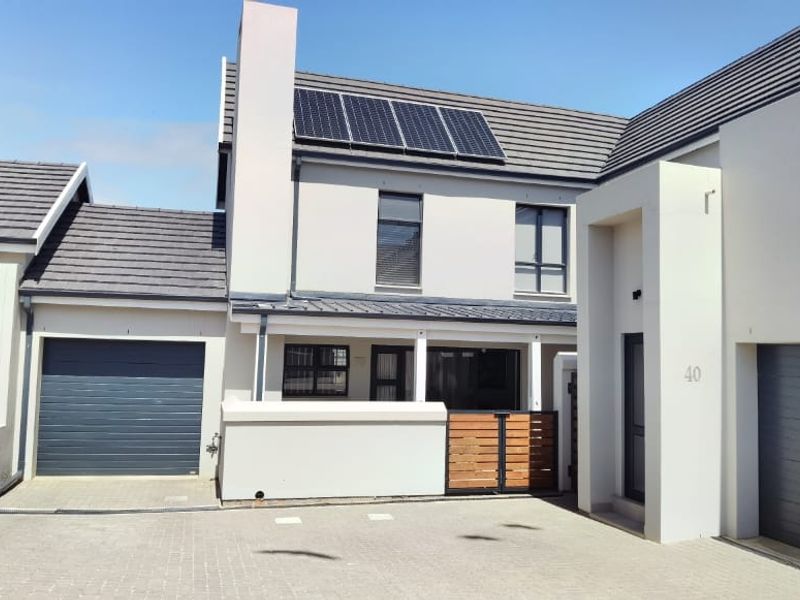 HARTLAND VILLAS - **Long-Term Rental Available from July 1st** - Photo 1