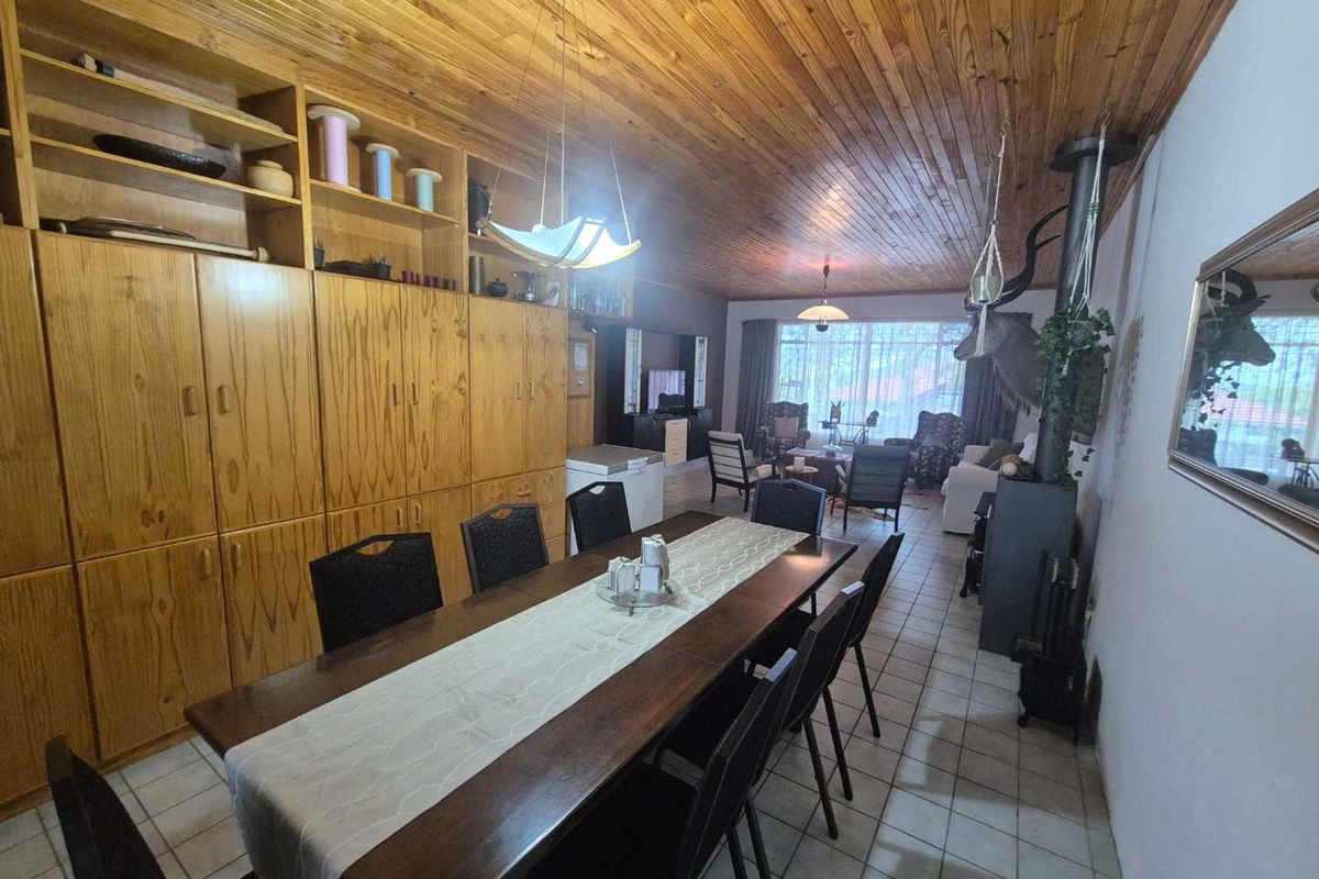 All on one level Klein Windhoek Family home - Photo 3