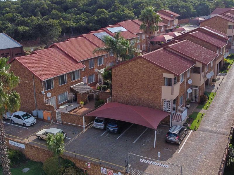 Contemporary 3-Bedroom Upstairs Unit Available in Villa Vista - Photo 2