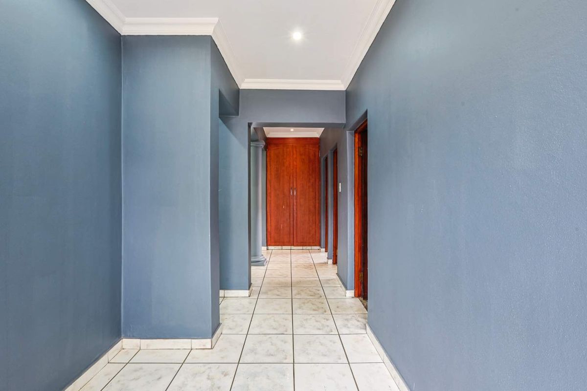 Spacious 4 Bedroom Family Home for Rent in Secure Estate - Photo 4