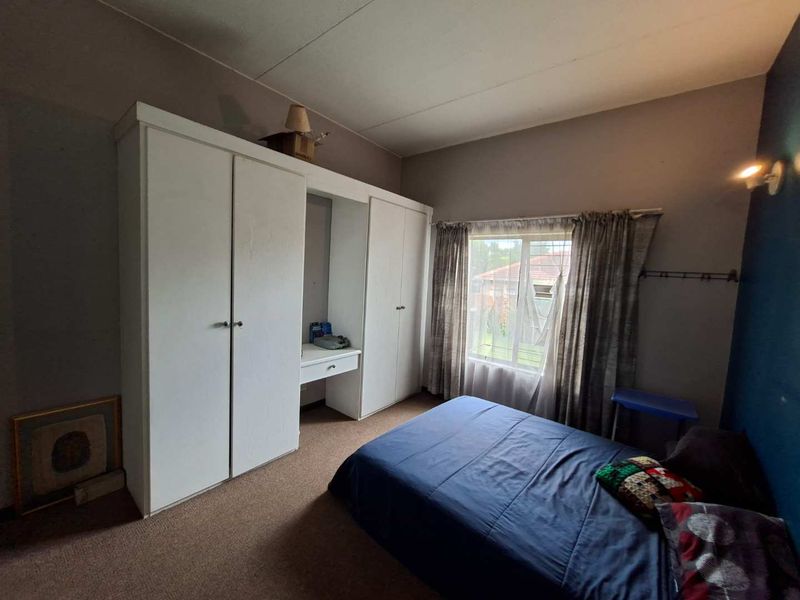 INVESTMENT DREAM OR PERFECT STARTER HOME - Photo 3