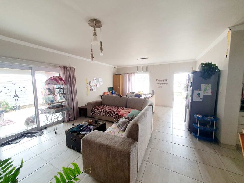 For the small family, or first-time buyers. - Photo 5