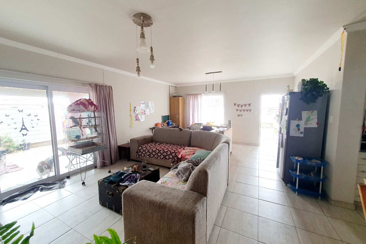 For the small family, or first-time buyers. - Photo 5