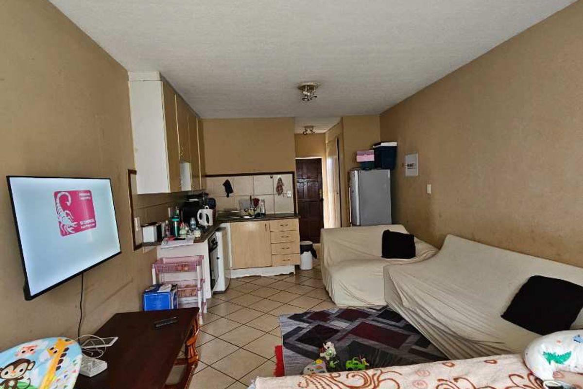 Bachelor flat in Karenpark - Photo 5