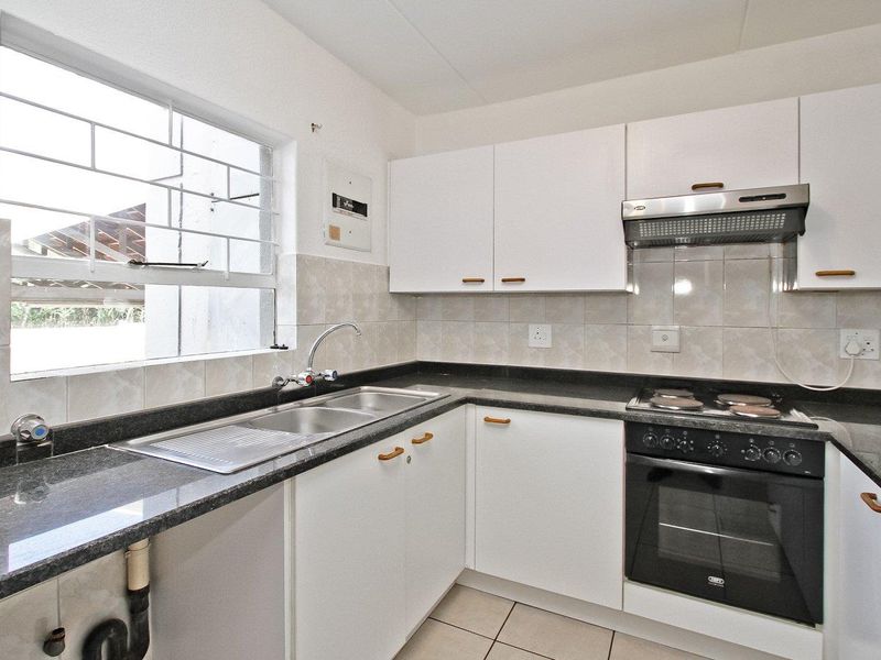 Secure Garden Living in the Heart of Morninghill Estate! - Photo 3