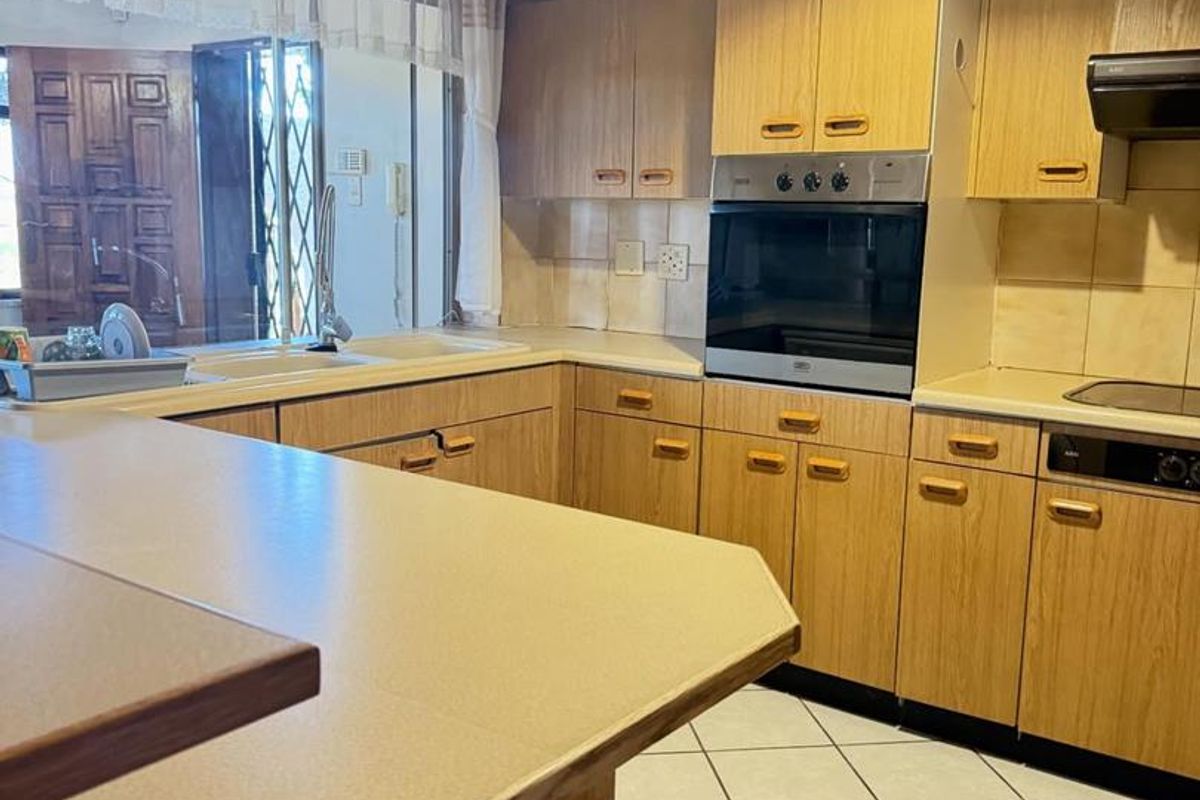 BEAUTIFUL FAMILY HOUSE FOR SALE LUDWIGSDORF, KLEIN WINDHOEK, NAMIBIA - Photo 5