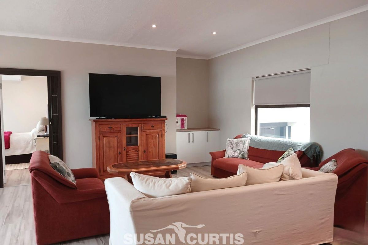Seafront Property - Photo 3