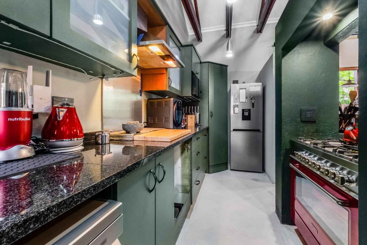 DELIGHTFUL CORNER TOP FLOOR UNIT IN A SECURE COMPLEX CALLED THE STABLES - PLUS A DOUBLE GARAGE - Photo 3