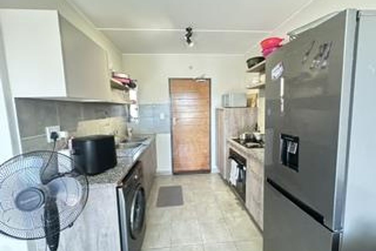 Charming 2-Bedroom Apartment for Sale in Wolmer - Photo 2