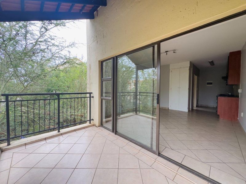 Stunning Bachelor Unit For Rent in Oukraal Boulevard, The Meadows! - Photo 6