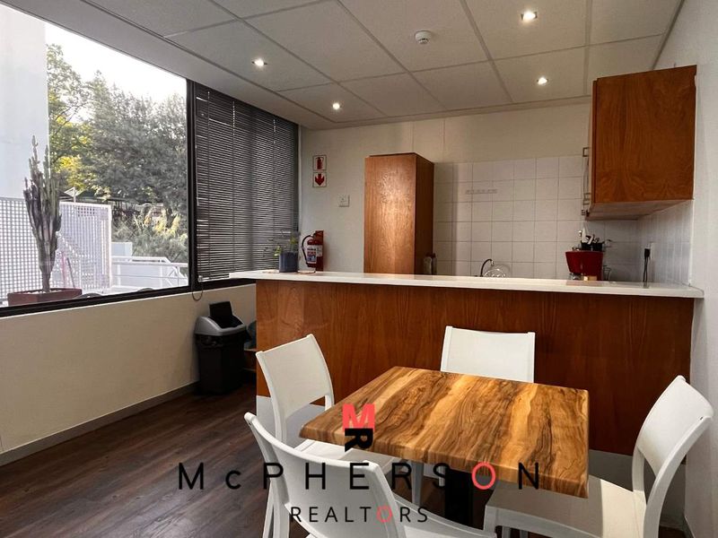 Prime Office Block For Sale – Fully Tenanted Investment Opportunity! - Photo 3