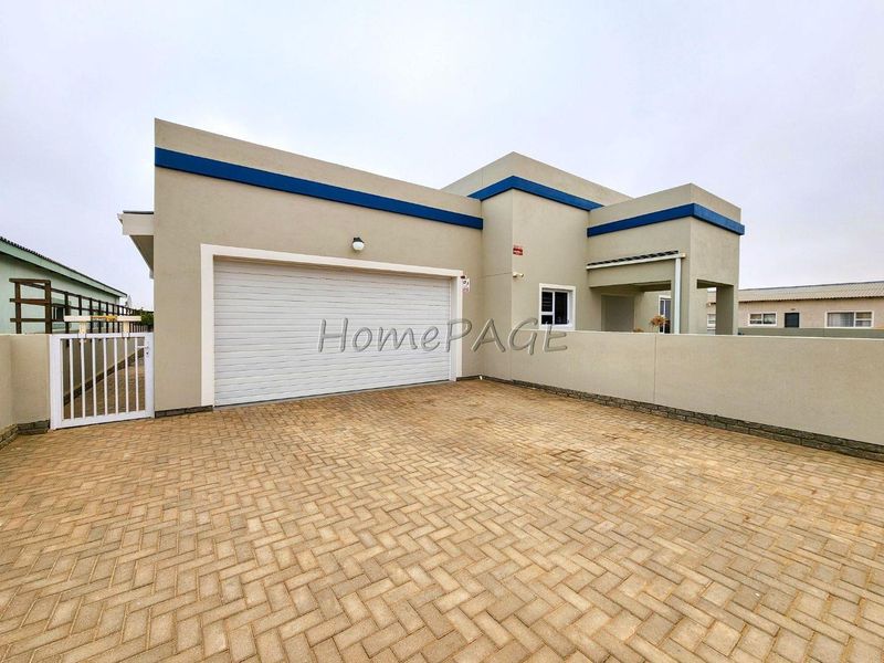 Ext 11, Henties Bay:  Stylish and modern house for sale in Sunbay - Photo 2