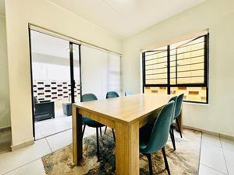 Elegant 3-Bedroom Cluster Home for Sale in Broadacres - Photo 5