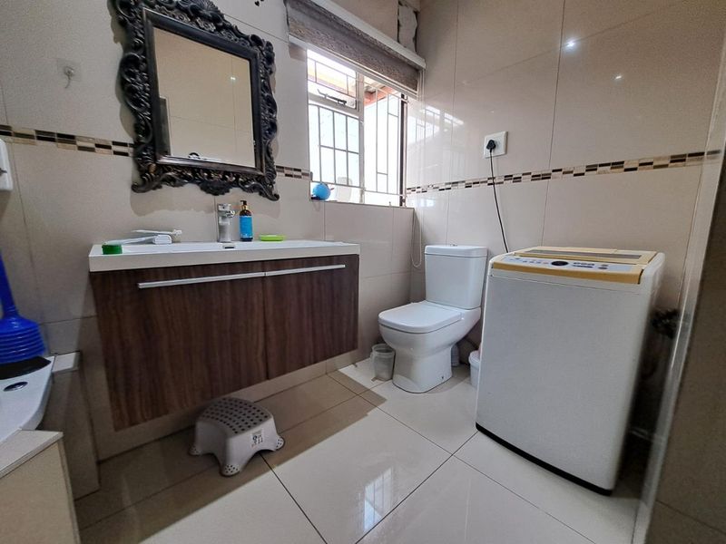 Schedule Your Viewing Today—Your Dream Home Awaits! - Photo 6