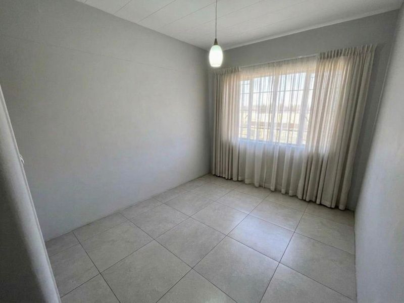 2.5 Bedroom Apartment Available in Waverley - Photo 7
