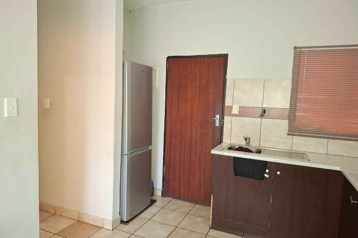 1 Bedroom apartment to rent in Kempton Park - Photo 2