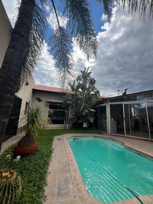 Property #2459068, Office For Sale in Windhoek West