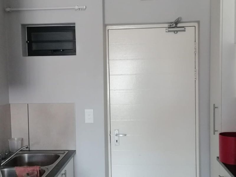 Proteas@Clayville R 650 000 2 Beds, 1 bath - Photo 9