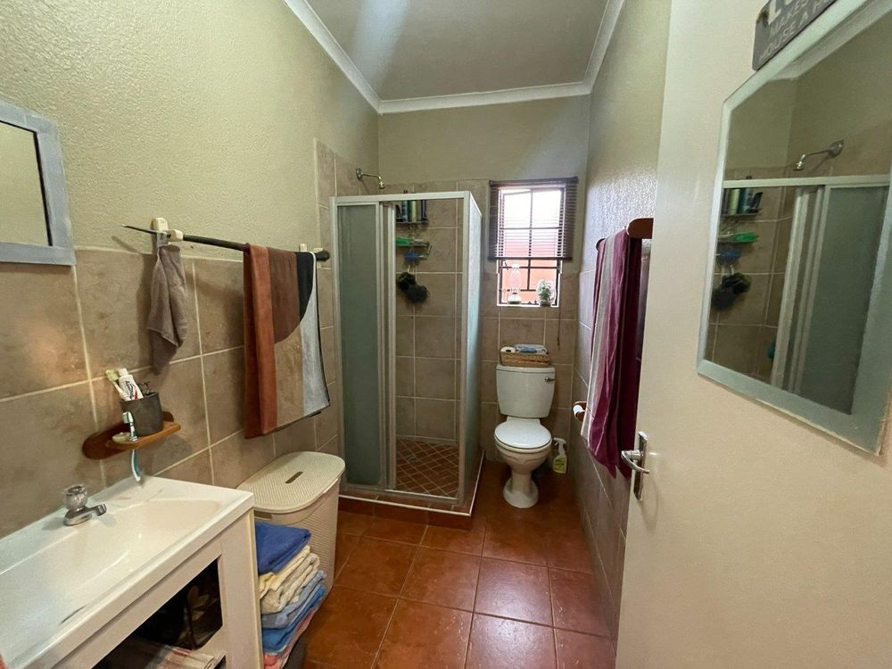 2nd bathroom