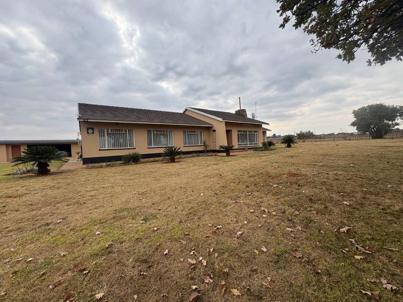 Three Adjoining Properties Offering 5.9ha of Farming, Living and Investment Opportunities - Photo 5