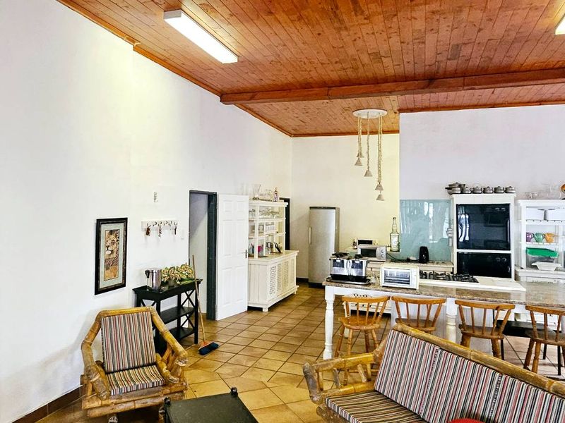 Family Home for Sale in Cannonville - Photo 3