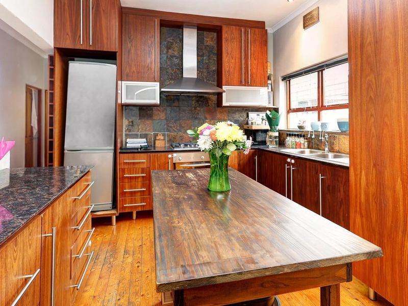 Cosy living with a creative edge! - Photo 6
