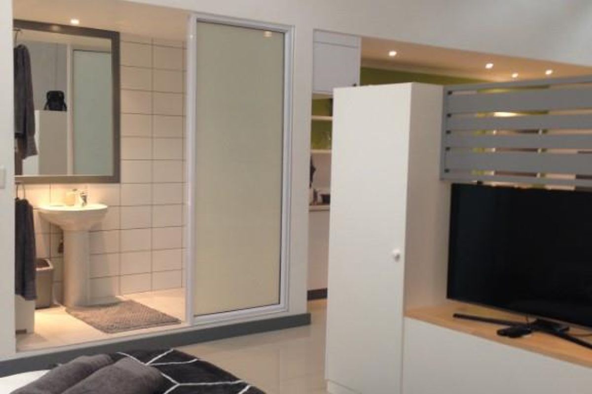 LIVING AT “THE WATER CUBE” - Photo 5