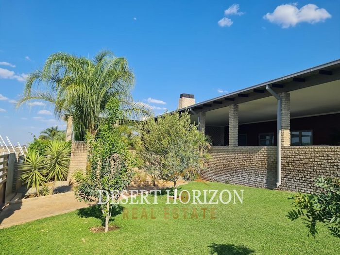 Property #2421006, House For Sale in Outjo Central