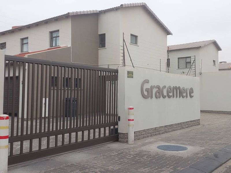 2 Bedroom with 2 Bathroom and 2 garages for sale at Gracemere - Photo 9