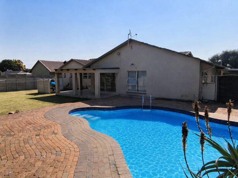 TOP Position! Close to all amenities! - Photo 1