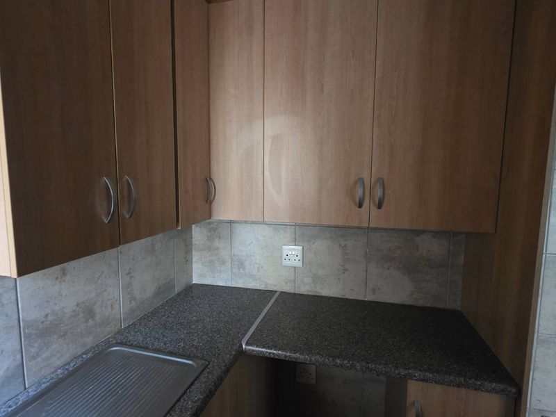 3 Bedroom 2.5 Bathroom Townhouse in Melodie - Photo 10