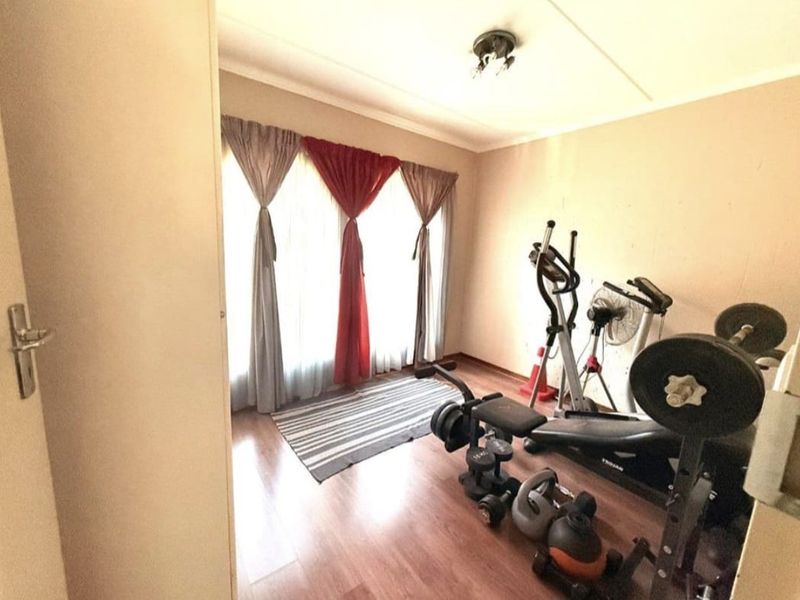 2 Bed Apartment for Sale - Photo 9