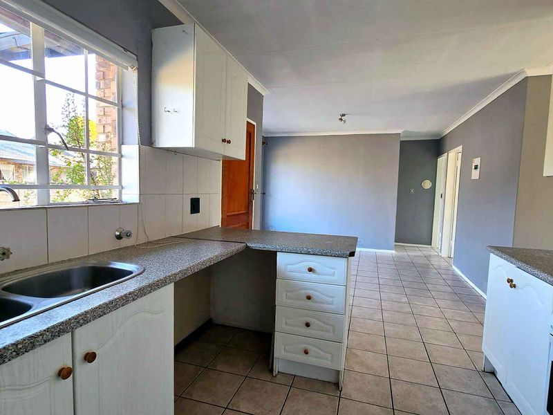 2 BEDROOM TONWHOUSE TO LET IN THE HART OF DOORNPOORT - Photo 4