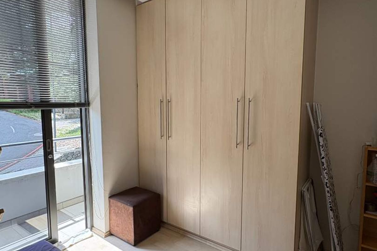 Neat & spacious 2 Bedroom Apartment for sale in CBD - Photo 3