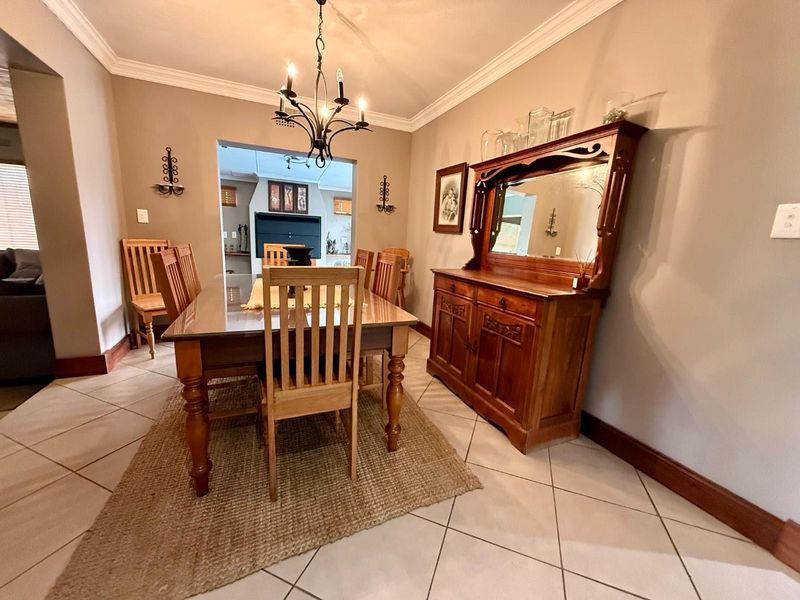 Beautiful 3 bedroom house with flat for sale in vryheid - Photo 9