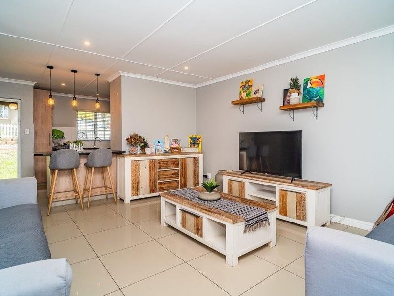 2 Bed secure townhouse in Sherwood - Photo 7