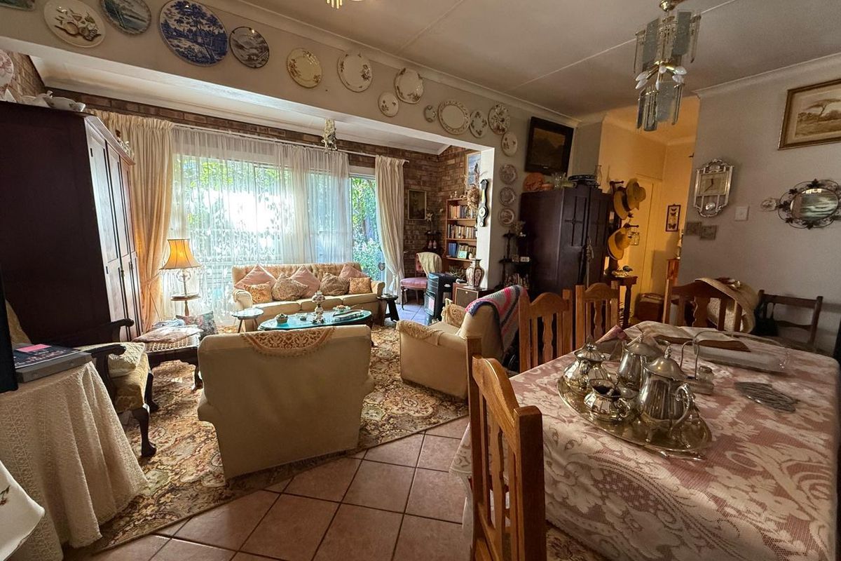 Charming 3-Bedroom Duet – A Hidden Gem with Garden Bliss - Photo 5