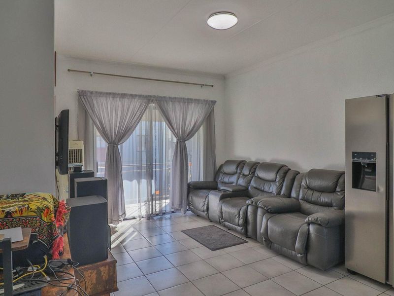 Beautiful apartment in a secure complex for sale - Photo 6