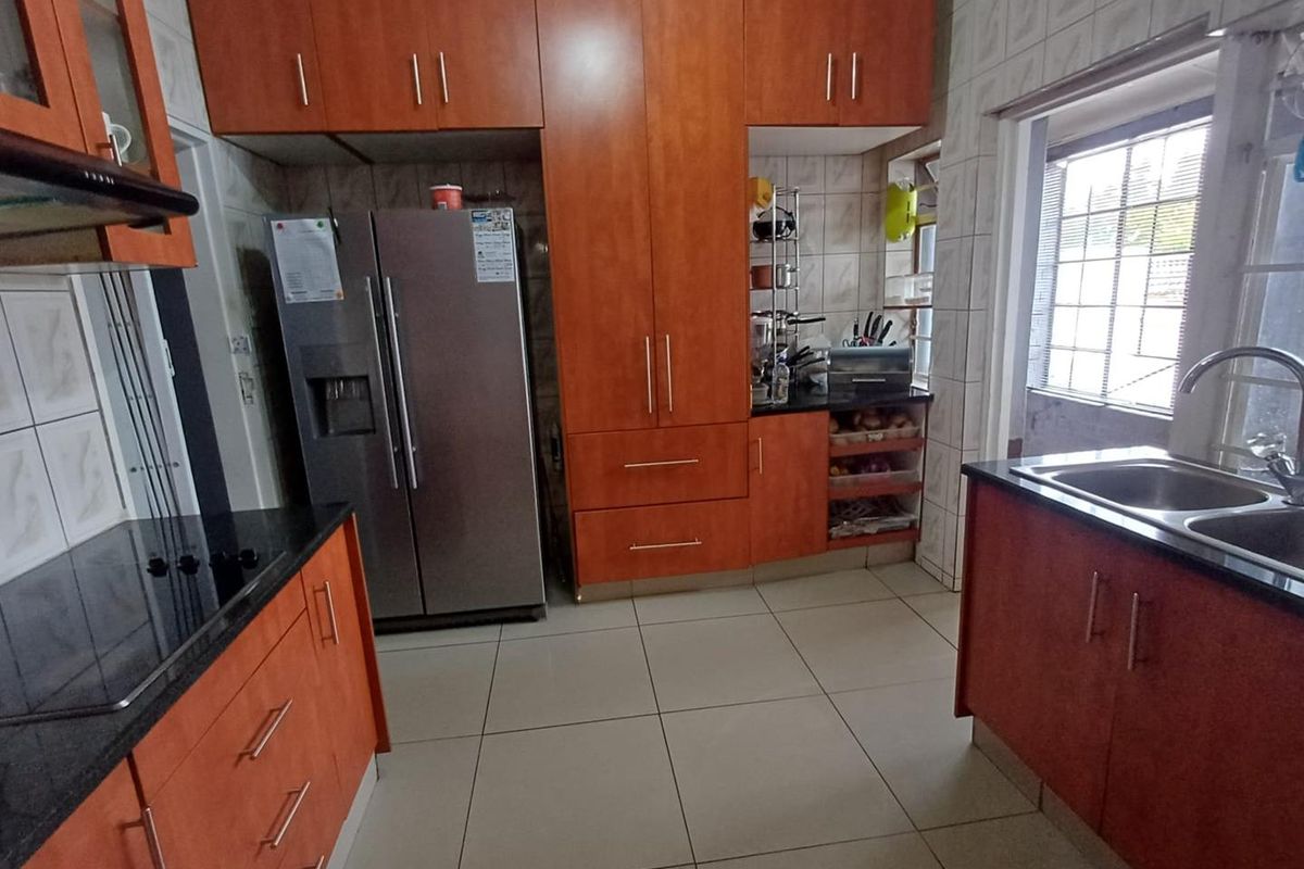 A 4 bedroom House of your dreams! - Photo 3