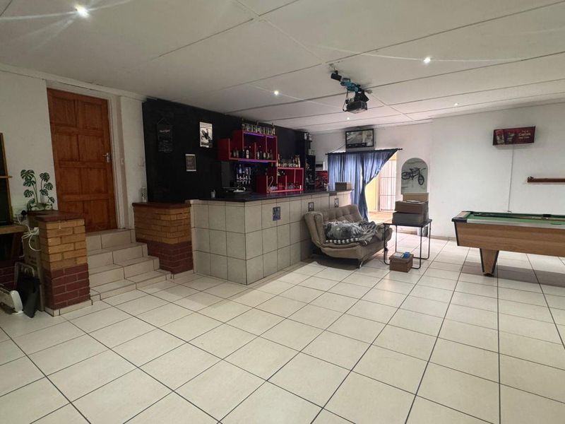 Family Home and great Investment in Beaconsfield - Photo 10